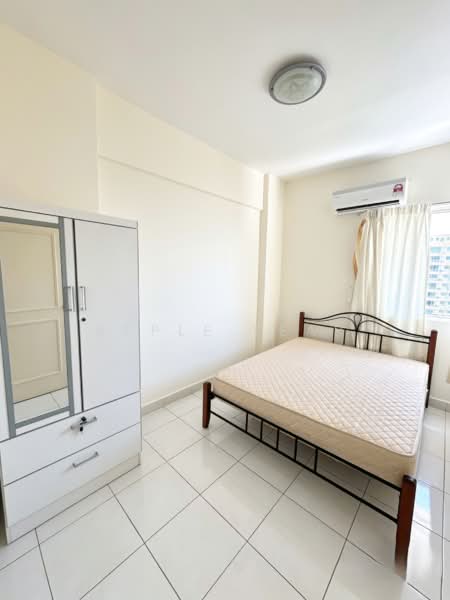 Condominium for Rent at Gold Coast Resort Condominium - Apple Yeap - Bedroom - PropertyGuru.com.my