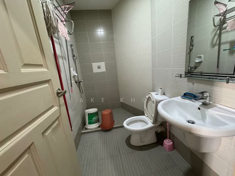 Condominium for Rent at The View Condominium - Jake Khoo - Bathroom - PropertyGuru.com.my