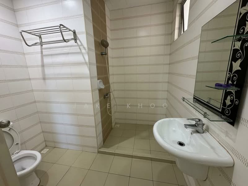 Condominium for Rent at The View Condominium - Jake Khoo - Bathroom - PropertyGuru.com.my