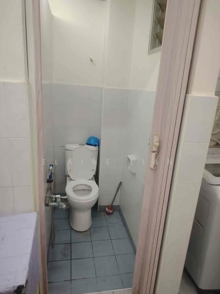 Flat for Sale at Taman Usaha Jaya - Elaine Lian - Bathroom - PropertyGuru.com.my