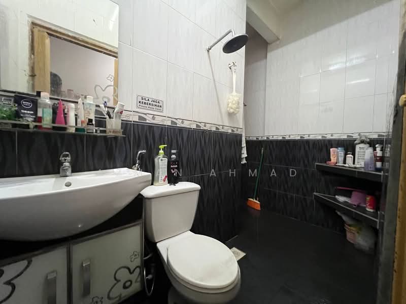 Semi-Detached House for Sale in Bandar Tasik Puteri (Rawang) - Azman Ahmad - PropertyGuru.com.my