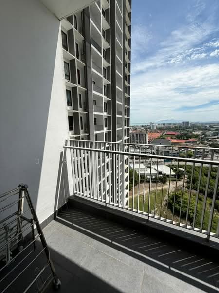 Servis Apartment untuk Disewa di Luminari - Jordan Voon - Balcony - PropertyGuru.com.my