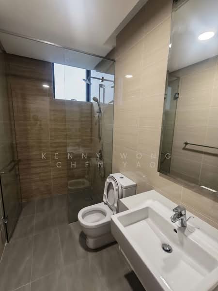 Servis Apartment untuk Dijual di The Astaka @ 1 Bukit Senyum - Kenny Wong Chen Yao - Bathroom - PropertyGuru.com.my
