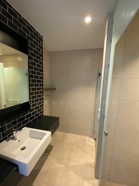 Servis Apartment untuk Disewa di Union Suites - Shirley Chua - Bathroom - PropertyGuru.com.my