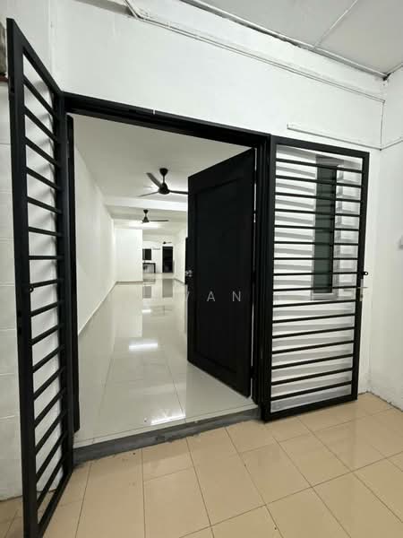 1-storey Terraced House for Rent in Taman Greenwood (Batu Caves) - Shazwan CH - Entrance - PropertyGuru.com.my