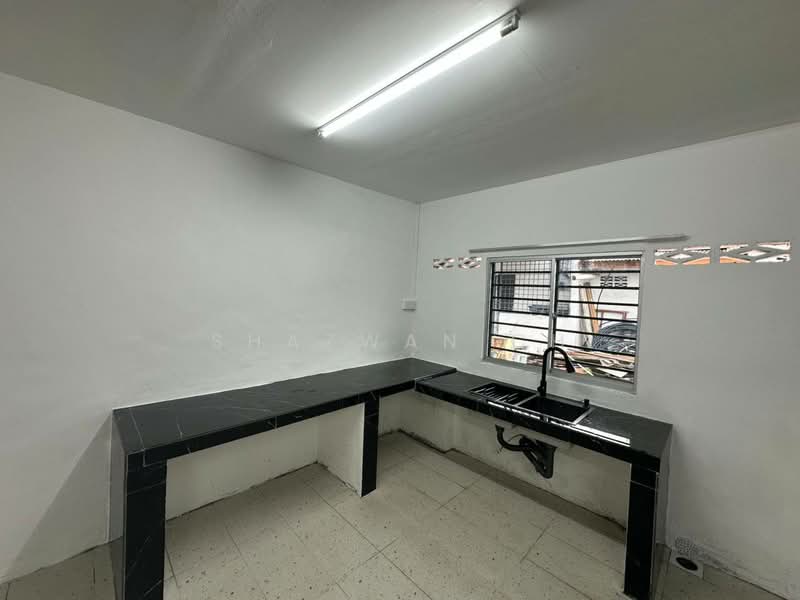 1-storey Terraced House for Rent in Taman Greenwood (Batu Caves) - Shazwan CH - Kitchen - PropertyGuru.com.my