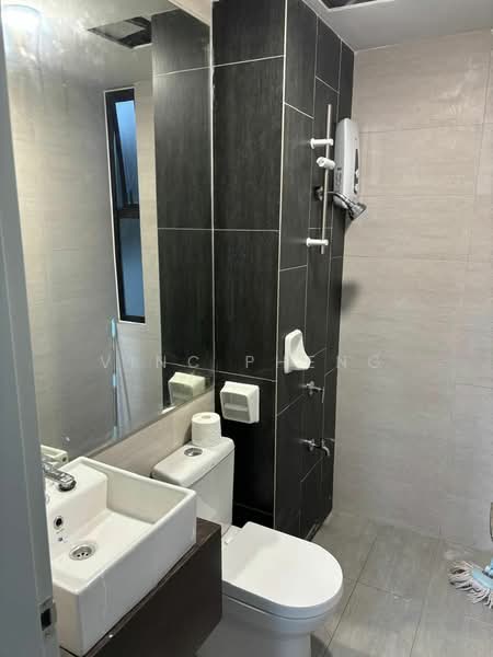 Kondominium untuk Dijual di Admiral Residences - Vinc Pheng - Bathroom - PropertyGuru.com.my