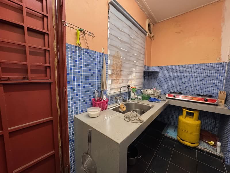 Rumah Teres 2 Tingkat untuk Dijual di Taman Puchong Intan (Puchong) - EE Ling - Wet kitchen - PropertyGuru.com.my