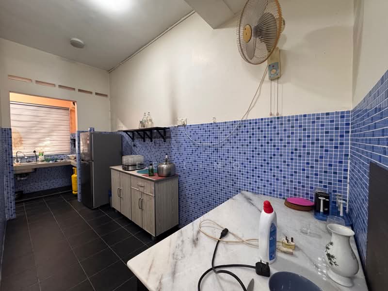 Rumah Teres 2 Tingkat untuk Dijual di Taman Puchong Intan (Puchong) - EE Ling - Kitchen - PropertyGuru.com.my