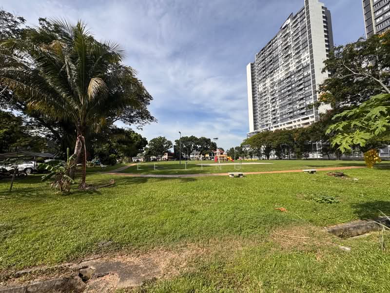 Rumah Teres 2 Tingkat untuk Dijual di Taman Puchong Intan (Puchong) - EE Ling - Face playground (depan) - PropertyGuru.com.my