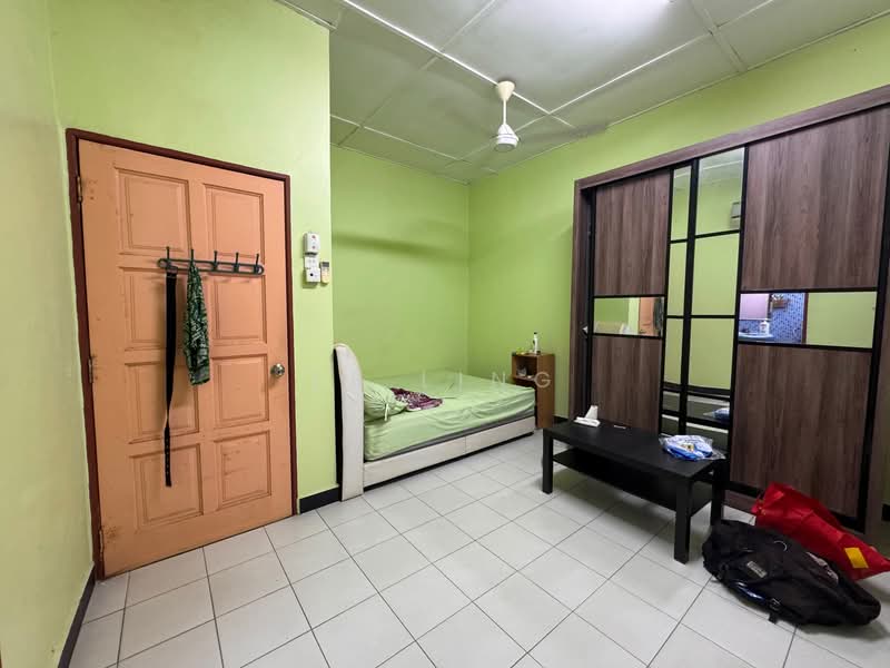 Rumah Teres 2 Tingkat untuk Dijual di Taman Puchong Intan (Puchong) - EE Ling - Master bedroom - PropertyGuru.com.my