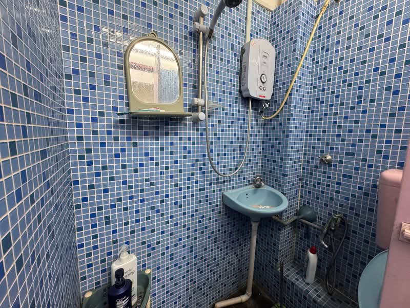 Rumah Teres 2 Tingkat untuk Dijual di Taman Puchong Intan (Puchong) - EE Ling - Bathroom - PropertyGuru.com.my