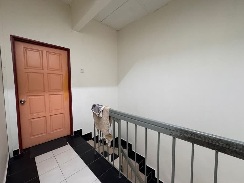 Rumah Teres 2 Tingkat untuk Dijual di Taman Puchong Intan (Puchong) - EE Ling - Corridor - PropertyGuru.com.my