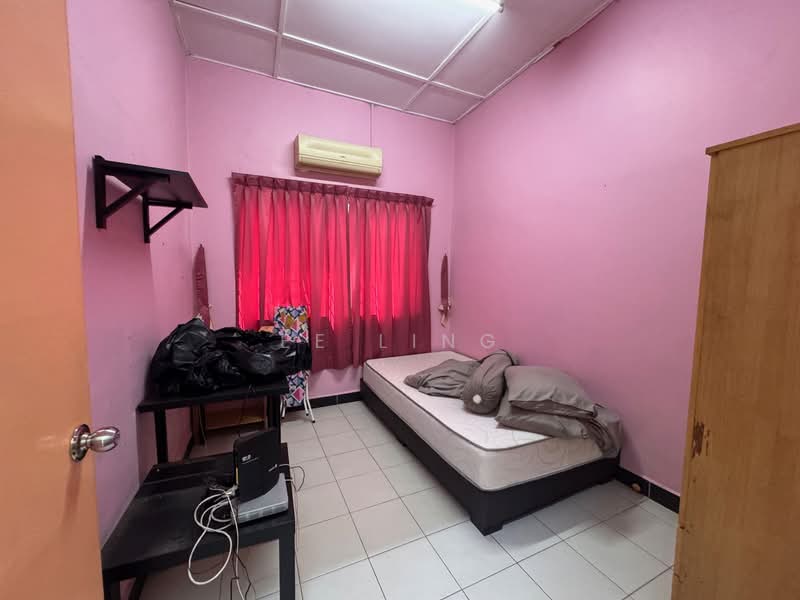 Rumah Teres 2 Tingkat untuk Dijual di Taman Puchong Intan (Puchong) - EE Ling - Bedroom - PropertyGuru.com.my