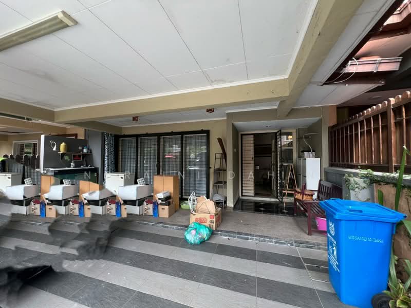 2-storey Terraced House for Sale in Bukit Jelutong (Shah Alam) - Noraini Dahan - Exterior - PropertyGuru.com.my
