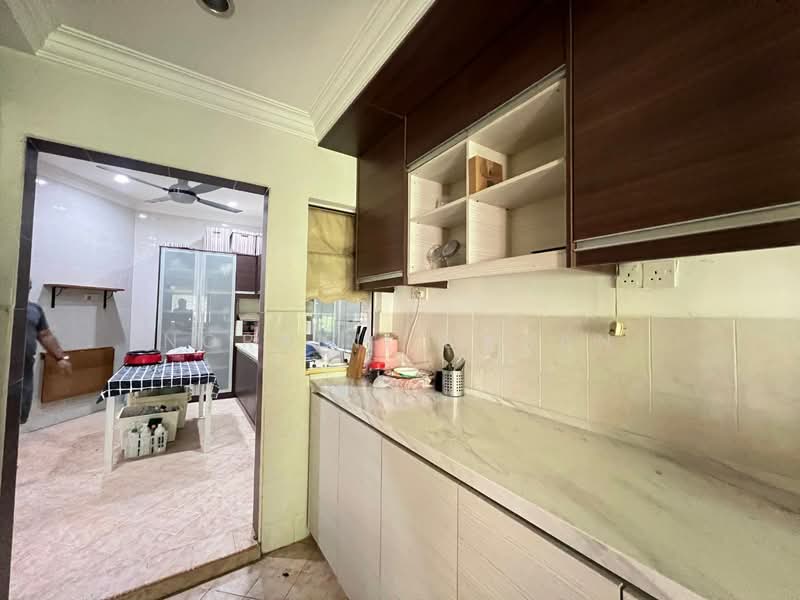2-storey Terraced House for Sale in Bukit Jelutong (Shah Alam) - Noraini Dahan - Kitchen - PropertyGuru.com.my