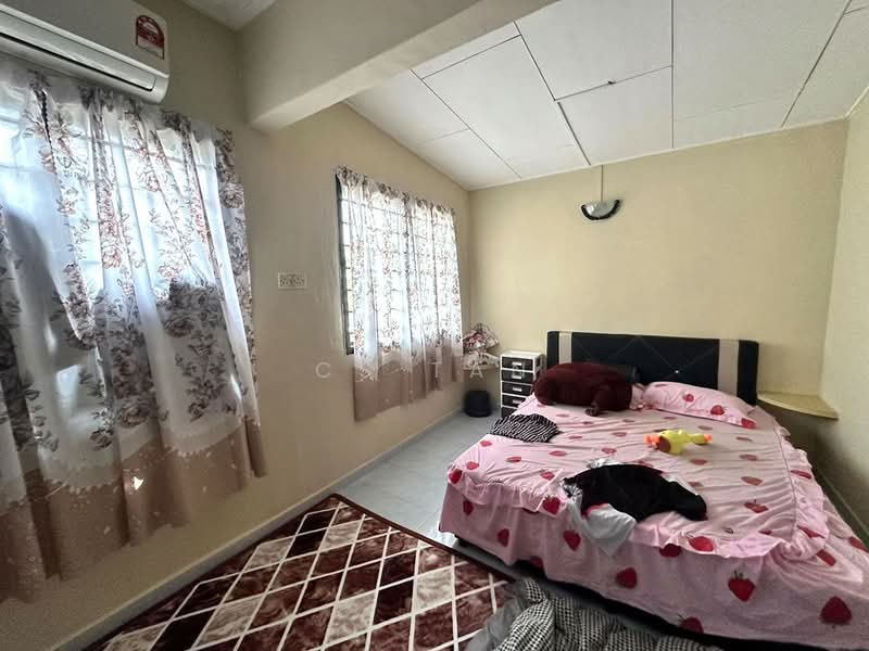 Rumah Teres 2 Tingkat untuk Dijual di Taman Rinting (Masai) - CS Tan - Bedroom - PropertyGuru.com.my