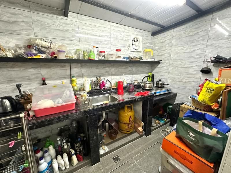Rumah Teres 2 Tingkat untuk Dijual di Taman Rinting (Masai) - CS Tan - Kitchen - PropertyGuru.com.my