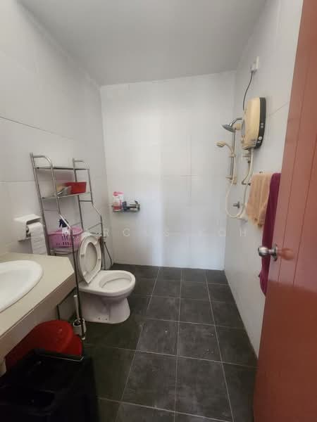 2-storey Terraced House for Sale in Sungai Buloh (Selangor) - Marcus Koh - Bathroom - PropertyGuru.com.my