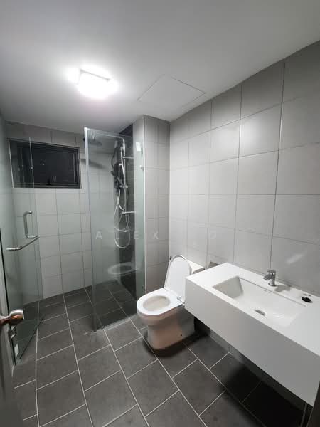 Servis Apartment untuk Disewa di E'Island Lake Haven - Alex Ho - Bathroom - PropertyGuru.com.my