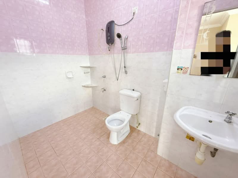Rumah Teres 2 Tingkat untuk Disewa di Johor Bahru (Johor) - Sakura Tok - Bathroom - PropertyGuru.com.my