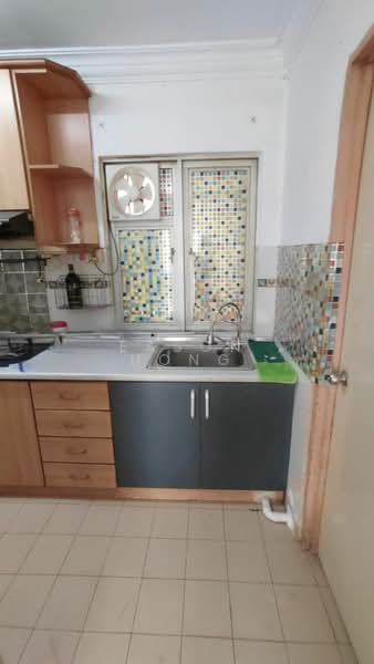 Pangsapuri untuk Disewa di Latan Biru - Eason Hong - Kitchen - PropertyGuru.com.my