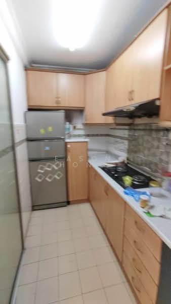 Pangsapuri untuk Disewa di Latan Biru - Eason Hong - Kitchen - PropertyGuru.com.my