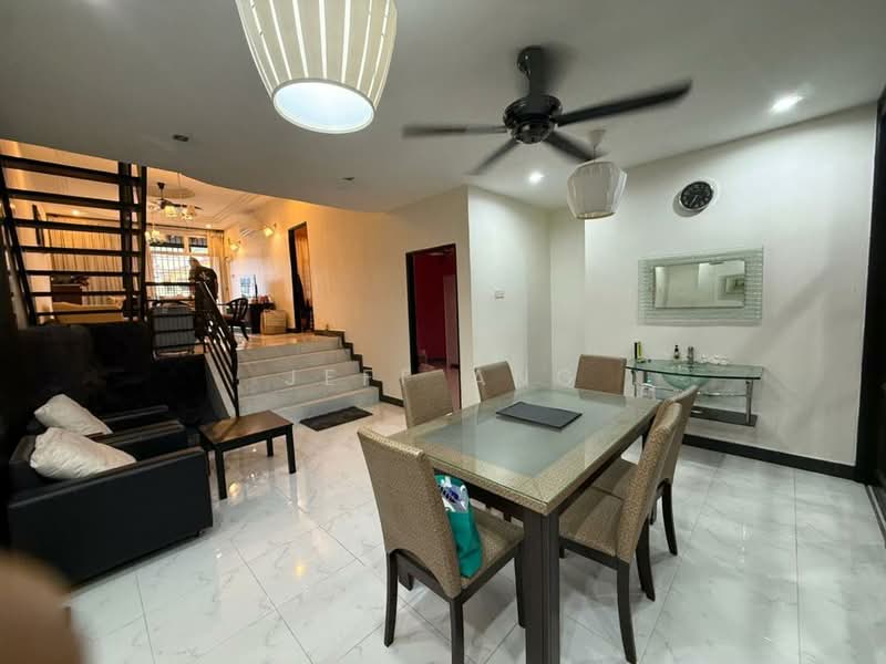 1.5-storey Terraced House for Sale in Taman Suria (Johor Bahru) - Jeff Ang - Living Room - PropertyGuru.com.my