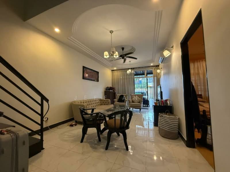 1.5-storey Terraced House for Sale in Taman Suria (Johor Bahru) - Jeff Ang - Living Room - PropertyGuru.com.my