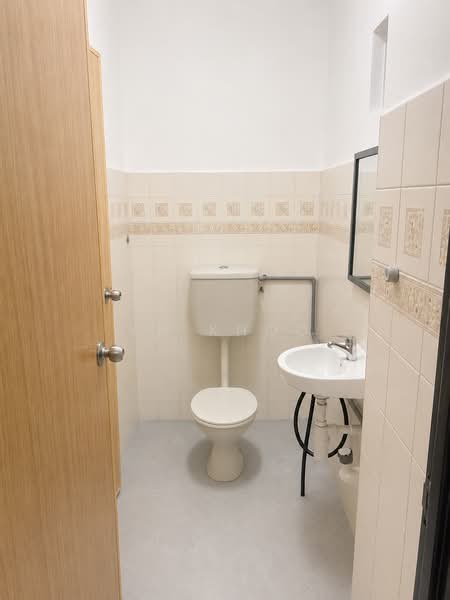 Rumah Teres 2 Tingkat untuk Disewa di Usj 6 (Subang Jaya) - KH Khoo - Bathroom - PropertyGuru.com.my