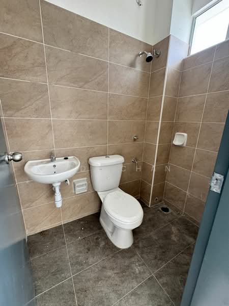 Rumah Teres untuk Dijual di Bandar Dato Onn (Tebrau) - Eddy Chan - Bathroom - PropertyGuru.com.my