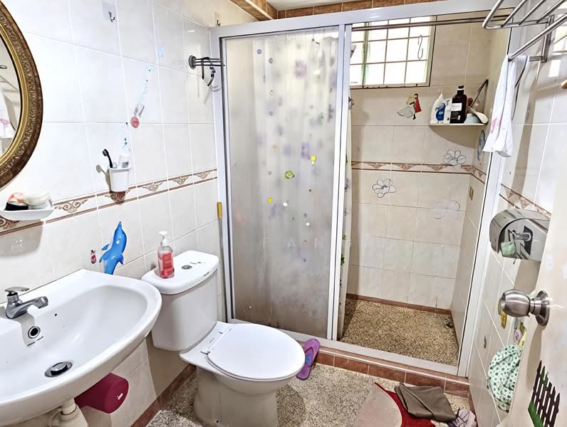 Kondominium untuk Dijual di Greenlane Park - Li Fang - Bathroom - PropertyGuru.com.my