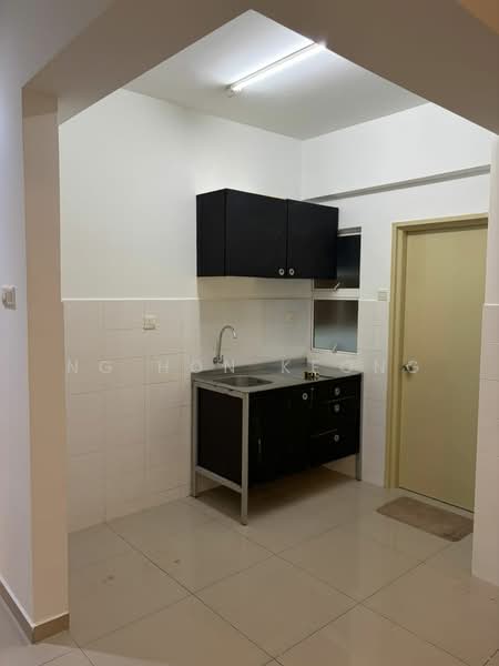 Condominium for Sale at The Zest @ Kinrara 9 - Ng Hon Keong - Kitchen - PropertyGuru.com.my