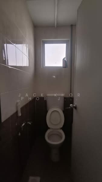 Shop / Office for Rent in Setia Alam (Selangor) - Jack Khor Phor Jiing - Bathroom - PropertyGuru.com.my