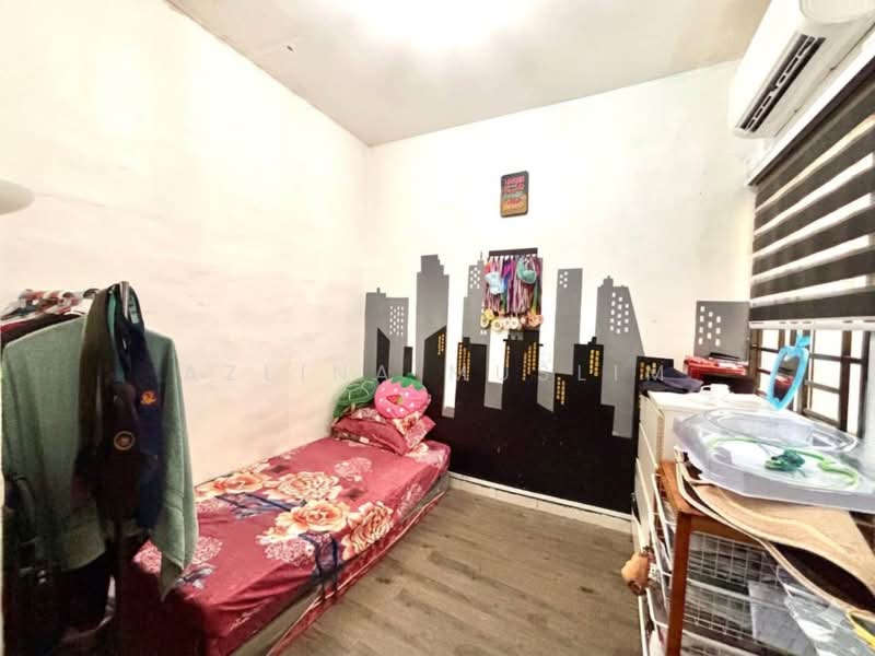 Pangsapuri untuk Dijual di Seri Mengkuang - Azlina Muslim - Bedroom - PropertyGuru.com.my