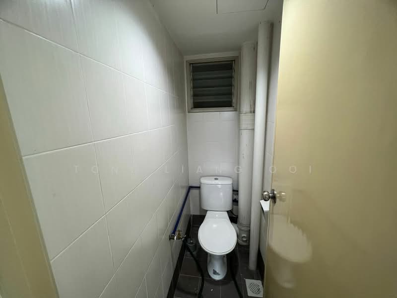 Pangsapuri untuk Dijual di Centrio Avenue - Tong Liang Ooi - Bathroom - PropertyGuru.com.my