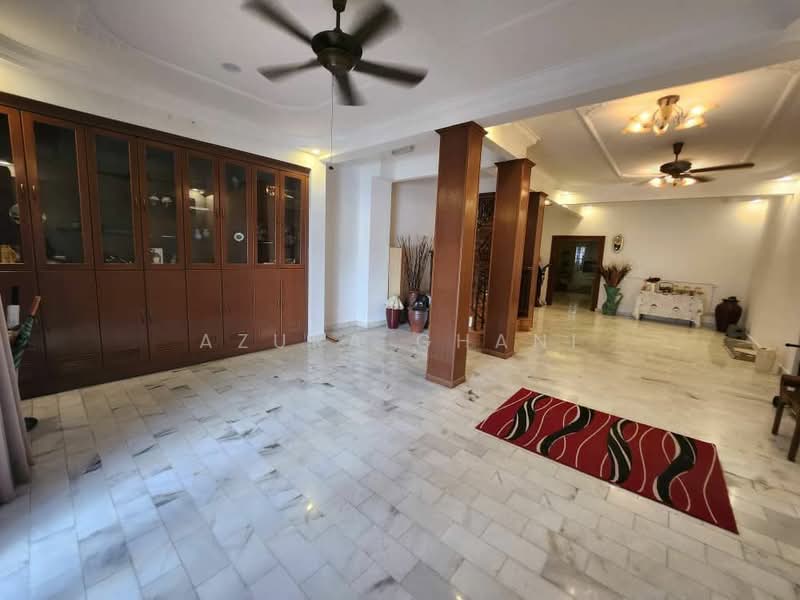 Rumah Teres 2 Tingkat untuk Dijual di Sungai Ara (Penang) - Azura Ghani - Living Room - PropertyGuru.com.my