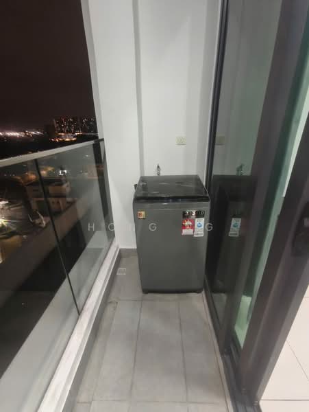 Service Residence for Rent at The Glenz @ Glenmarie - Hong Ng - Balcony - PropertyGuru.com.my