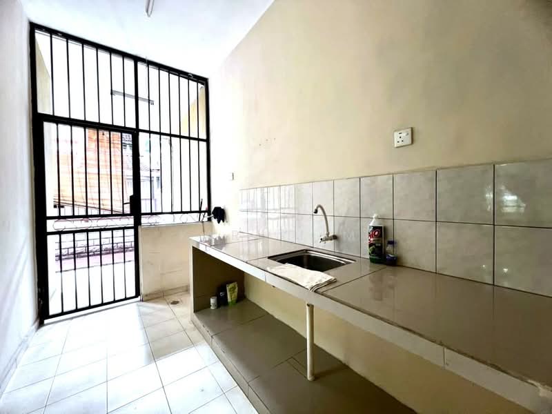 Rumah Kluster untuk Dijual di Taman Austin Heights (Tebrau) - Karl Lim - Kitchen - PropertyGuru.com.my