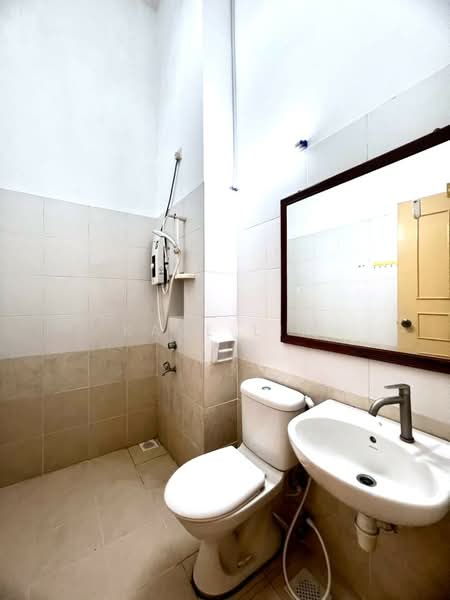 Rumah Kluster untuk Dijual di Taman Austin Heights (Tebrau) - Karl Lim - Bathroom - PropertyGuru.com.my