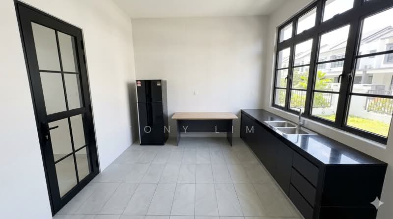 Rumah Teres 2.5 Tingkat untuk Dijual di Eco Botanic (Iskandar Puteri (Nusajaya)) - Tony Lim - Kitchen - PropertyGuru.com.my