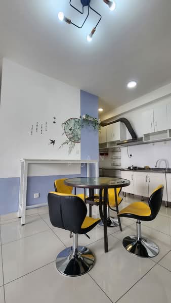 Service Residence for Sale at Pinnacle Sri Petaling - Jovane Por - Kitchen - PropertyGuru.com.my