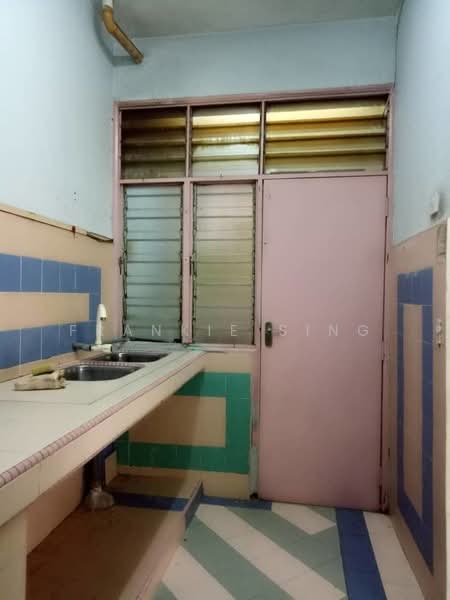 Apartment for Rent at Greenview Apartment - Frankie Sing - Kitchen - PropertyGuru.com.my