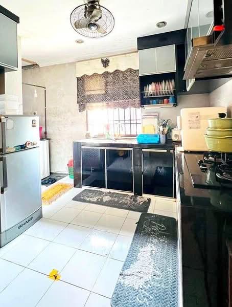 2-storey Terraced House for Sale in Kota Tinggi (Johor) - Ariff Azmi - Kitchen - PropertyGuru.com.my