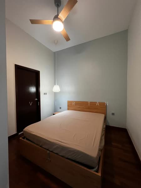 Kediaman Servis untuk Dijual di Paragon Suites @ CIQ - Victor Tan - Bedroom - PropertyGuru.com.my