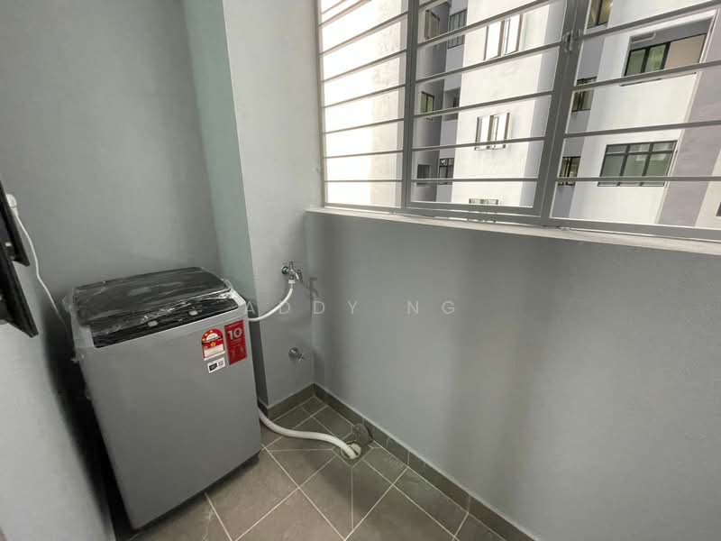 Servis Apartment untuk Disewa di Majestic Maxim - Addy Ng - Balcony - PropertyGuru.com.my