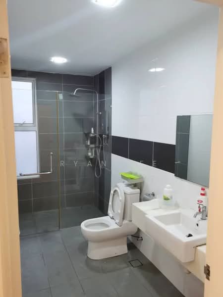 Kondominium untuk Dijual di Arte Condominium - Ryan Tee - Bathroom - PropertyGuru.com.my