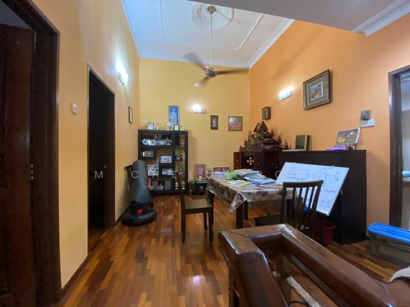 2-storey Terraced House for Sale in Kota Kemuning (Shah Alam) - Michelle Boh - Living Room - PropertyGuru.com.my