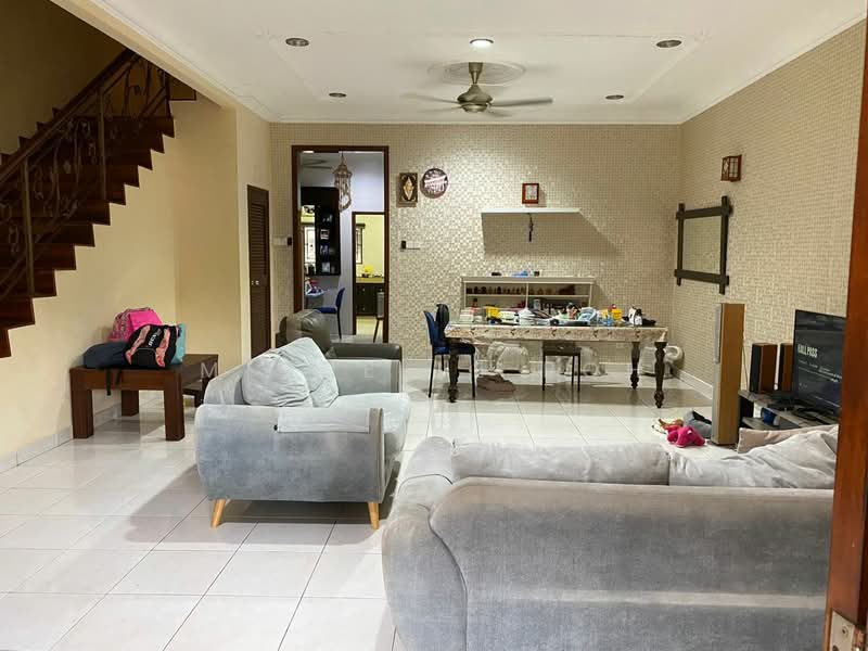 2-storey Terraced House for Sale in Kota Kemuning (Shah Alam) - Michelle Boh - Living Room - PropertyGuru.com.my