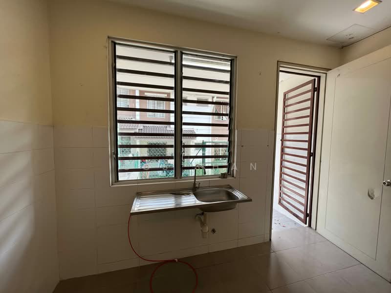 Rumah Teres 2 Tingkat untuk Dijual di Bandar Seri Coalfields (Ijok) - CCS Shan - Kitchen - PropertyGuru.com.my